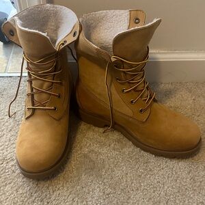 Timberland Tan Ankle Boots with White Lining
